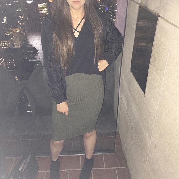 Olive mid skirt - Picture 3 of 4